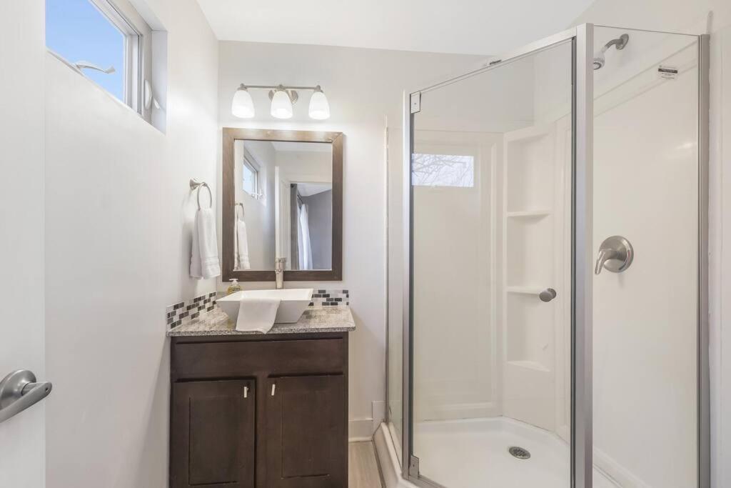 Cozy 2 Bed Townhome Near The Hospital Lafayette Ngoại thất bức ảnh