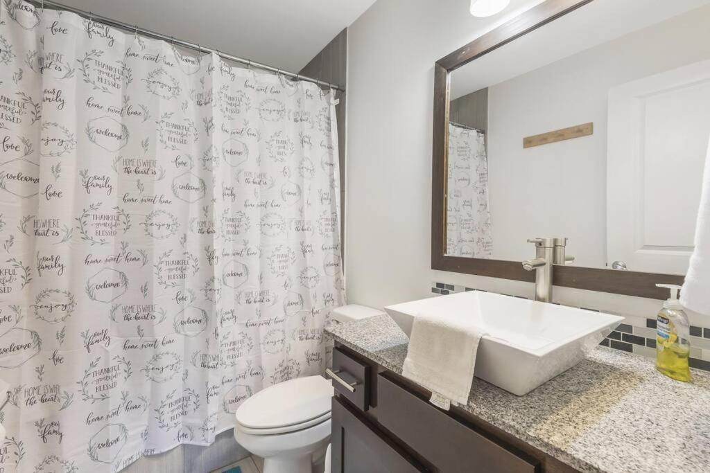 Cozy 2 Bed Townhome Near The Hospital Lafayette Ngoại thất bức ảnh
